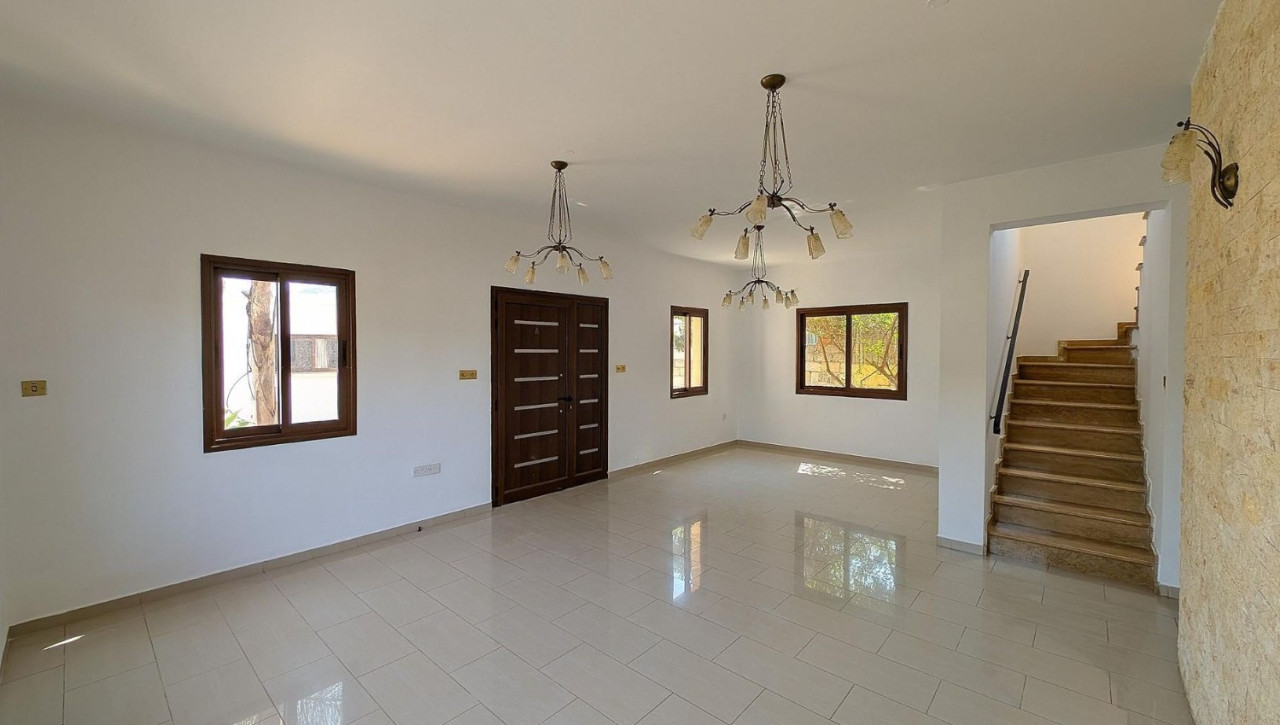 6 Bed, 4 Bath, HouseFor Sale, Konia, Paphos