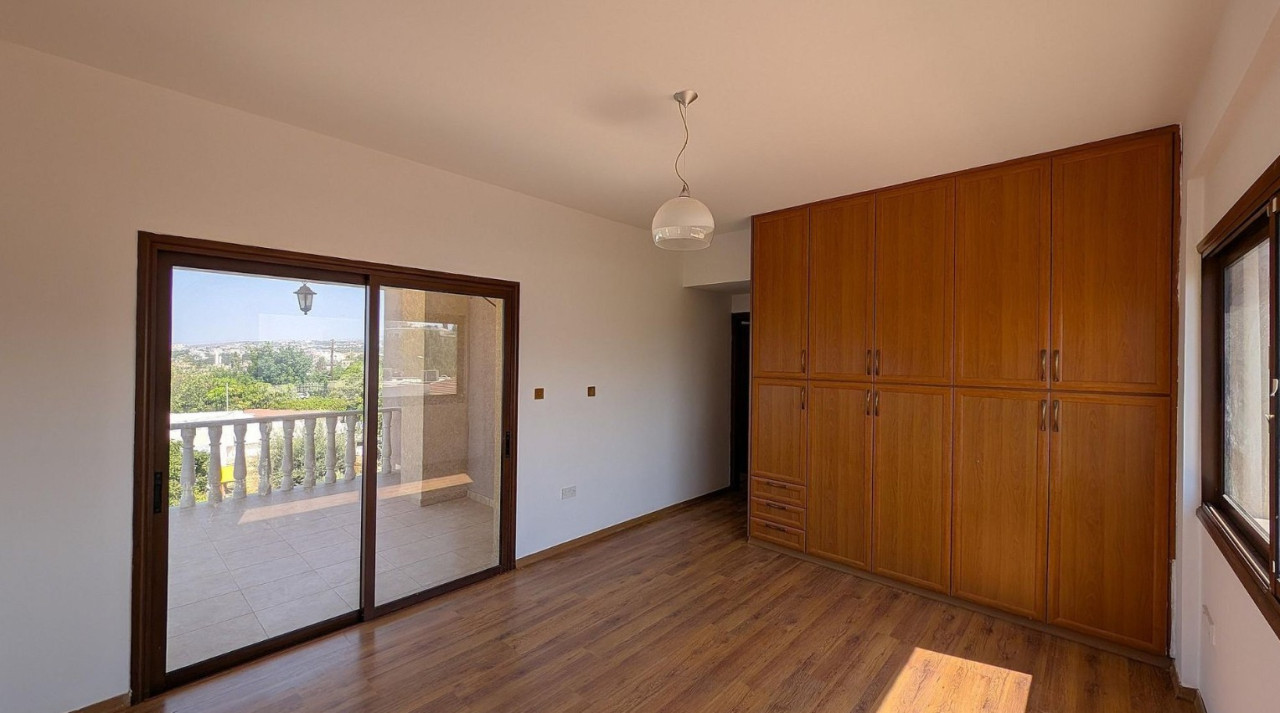 6 Bed, 4 Bath, HouseFor Sale, Konia, Paphos