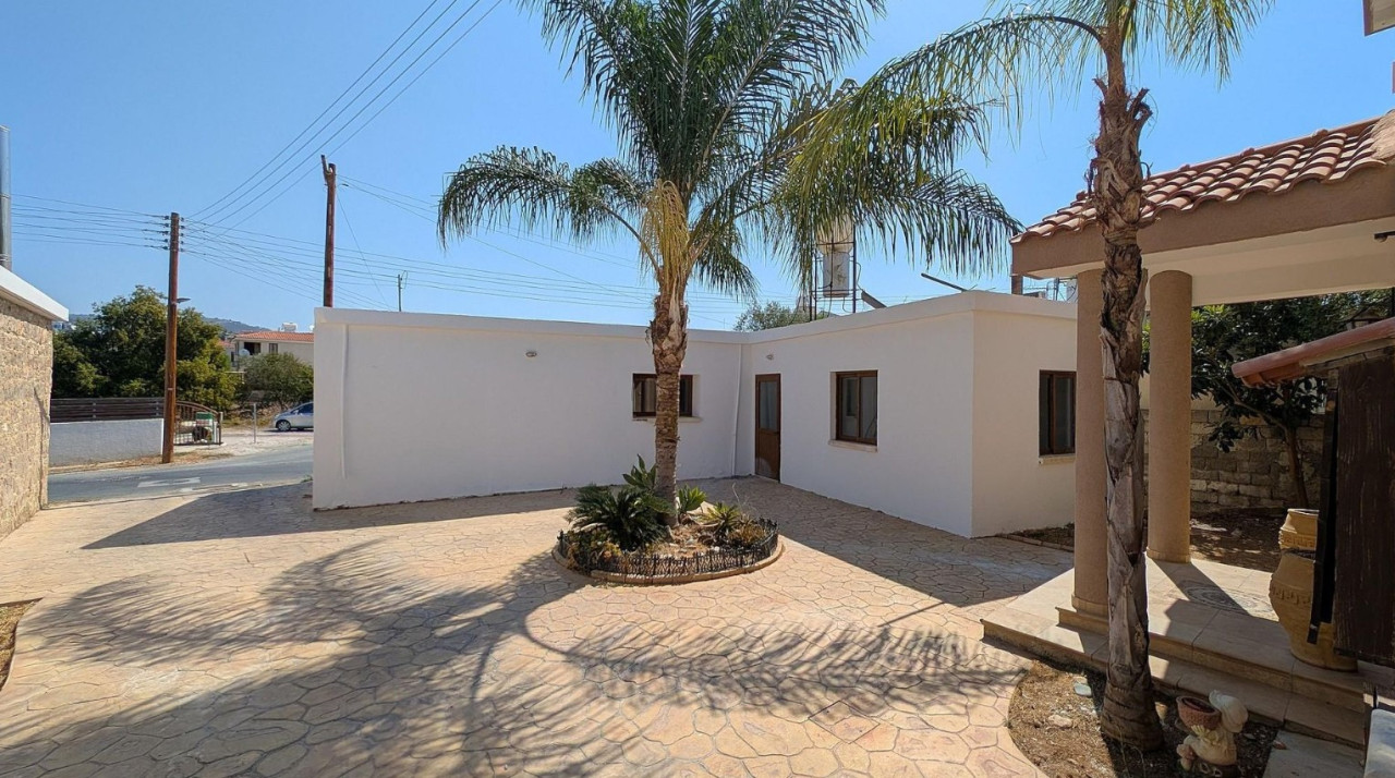 6 Bed, 4 Bath, HouseFor Sale, Konia, Paphos