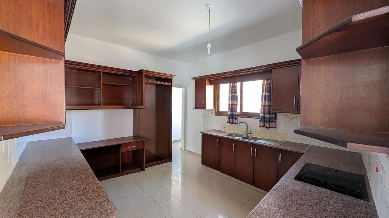 6 Bed, 4 Bath, HouseFor Sale, Konia, Paphos