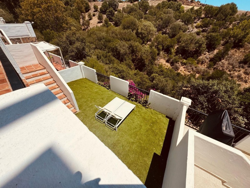 2 Bed, 2 Bath, ApartmentFor Sale, Los Monteros, Malaga