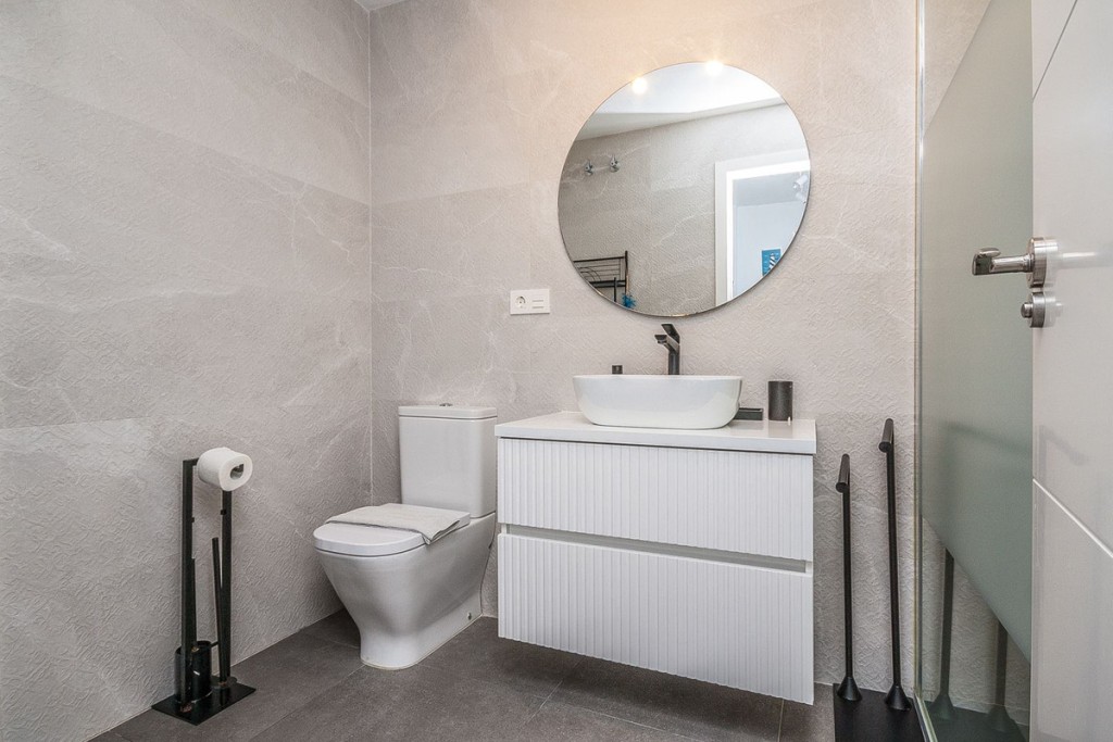 1 Bath, ApartmentFor Sale, Elviria, Malaga