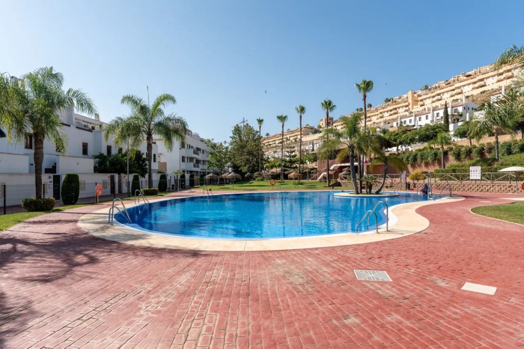 3 Bed, 2 Bath, ApartmentFor Sale, La Cala de Mijas, Malaga