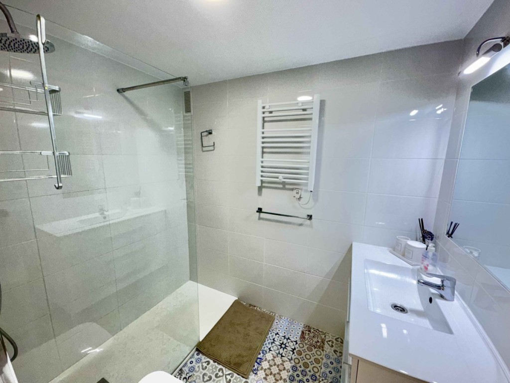 2 Bed, 1 Bath, ApartmentFor Sale, Riviera, Malaga