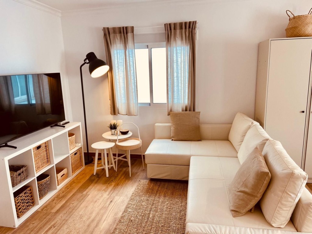 3 Bed, 2 Bath, ApartmentFor Sale, Fuengirola, Malaga