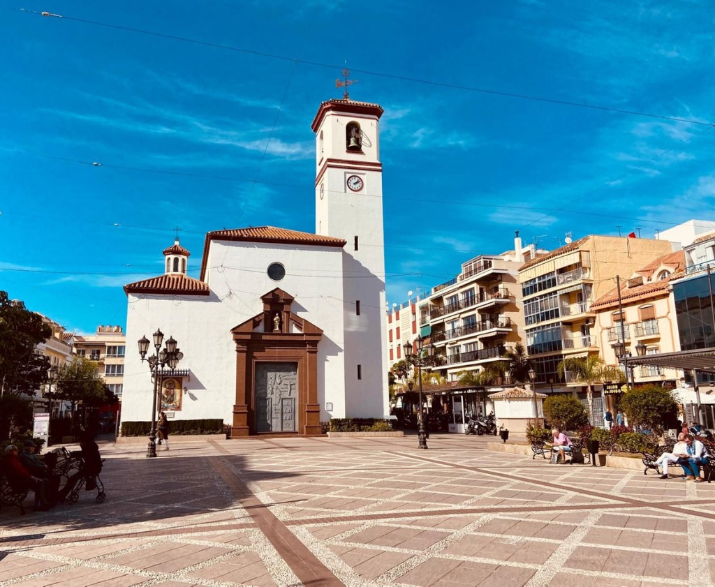 3 Bed, 2 Bath, ApartmentFor Sale, Fuengirola, Malaga