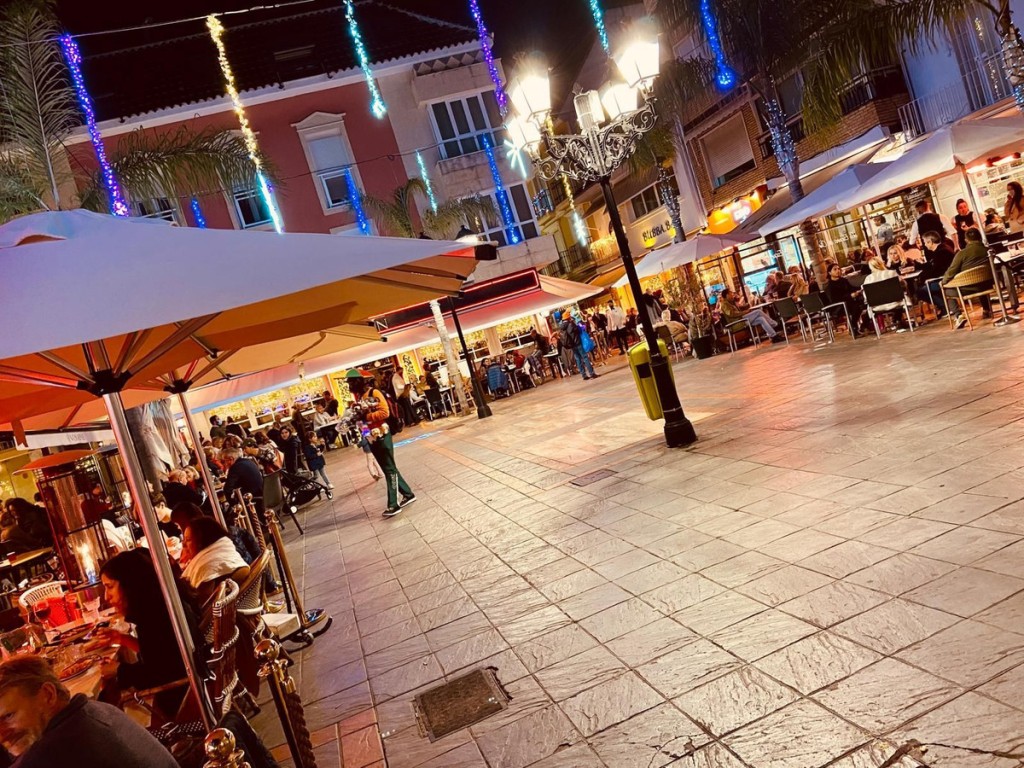 3 Bed, 2 Bath, ApartmentFor Sale, Fuengirola, Malaga