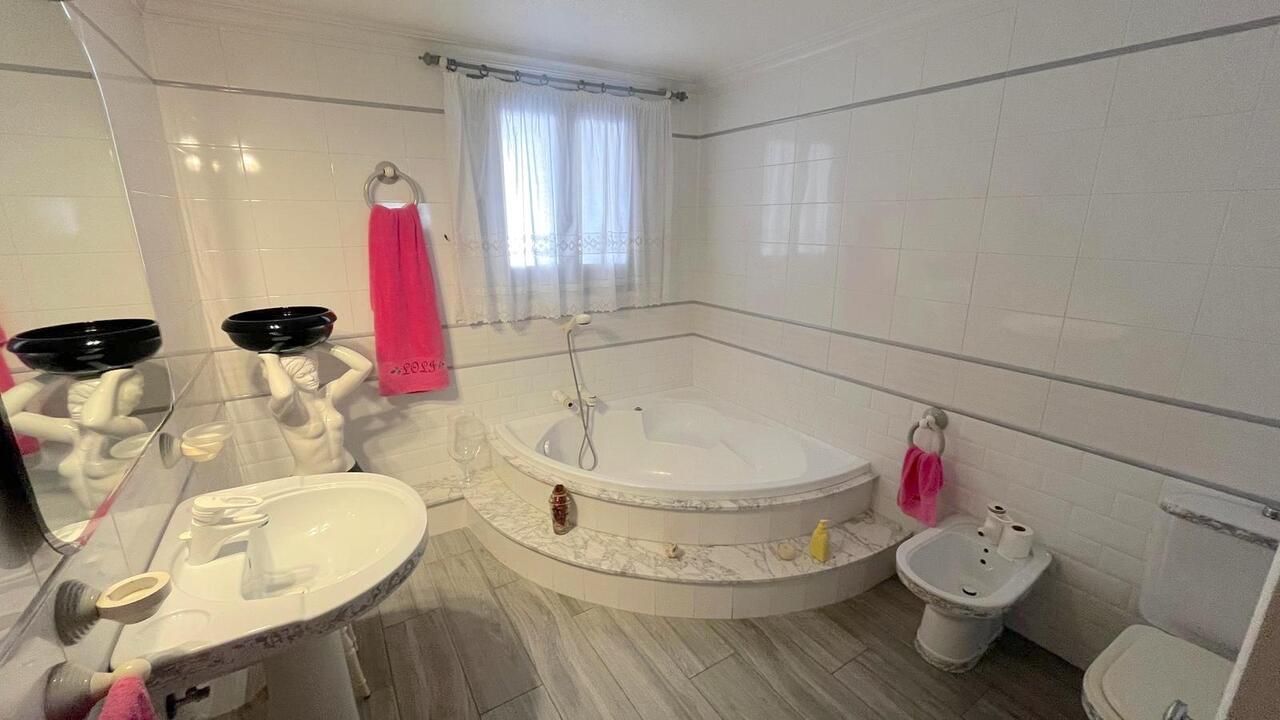 4 Bed, 2 Bath, HouseFor Sale, Formentera Del Segura, Alicante