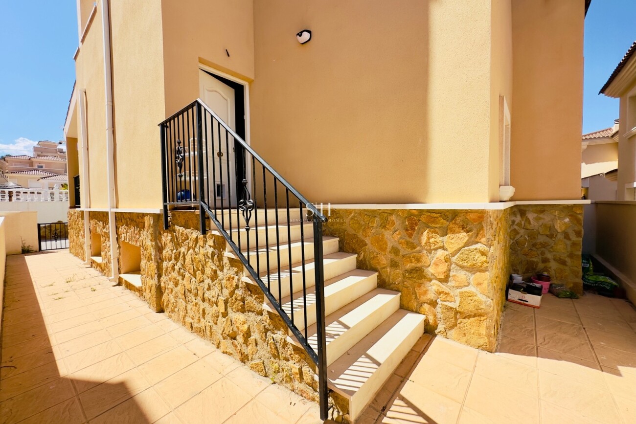 3 Bed, 2 Bath, HouseFor Sale, San Miguel de Salinas, Alicante