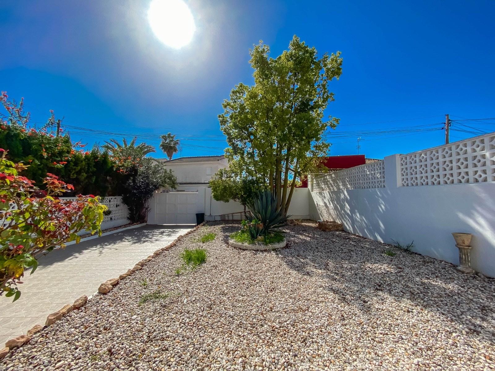 3 Bed, 2 Bath, HouseFor Sale, Torrevieja, Alicante