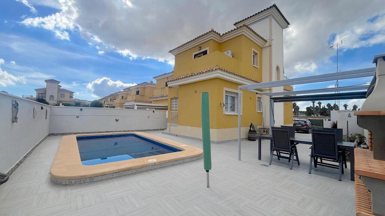 3 Bed, 2 Bath, HouseFor Sale, Algorfa, Alicante