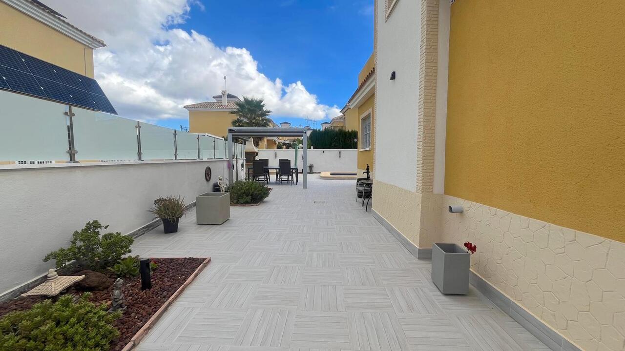 3 Bed, 2 Bath, HouseFor Sale, Algorfa, Alicante