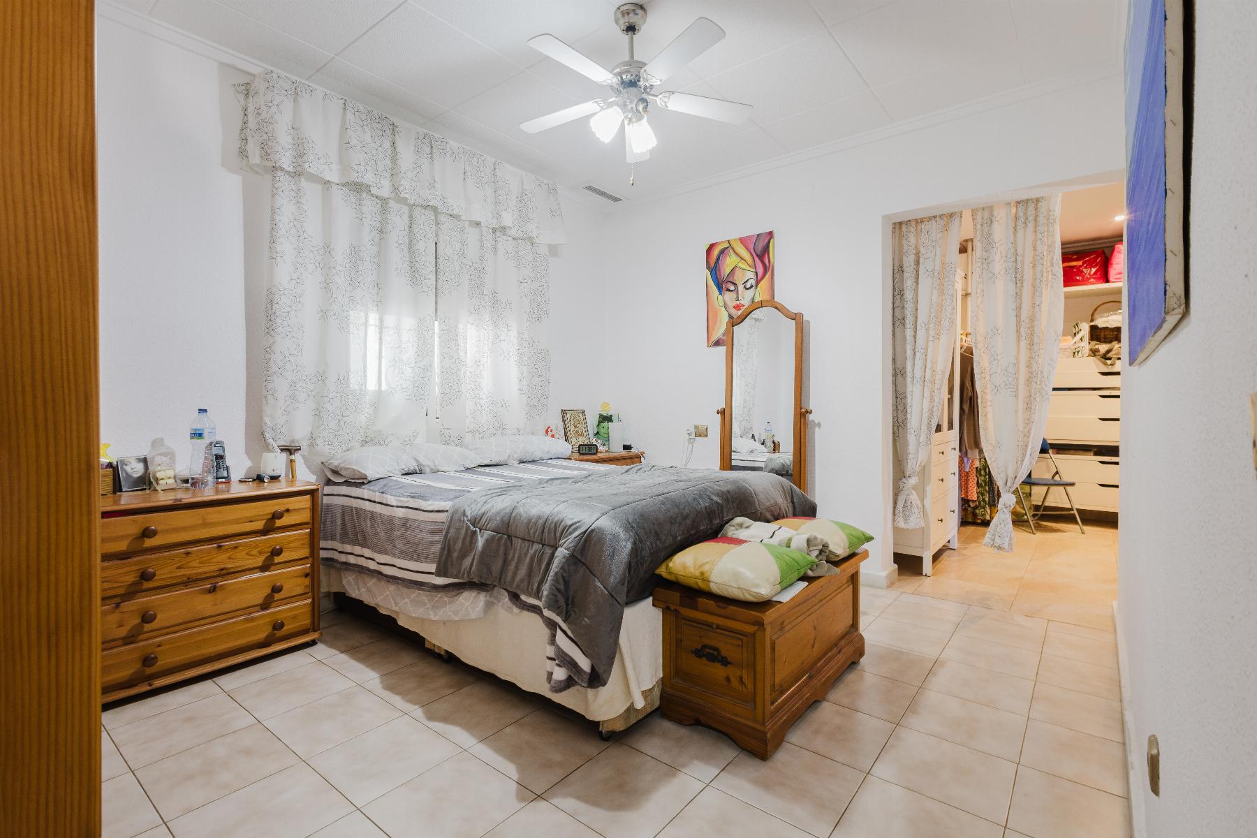 5 Bed, 3 Bath, HouseFor Sale, Torrevieja, Alicante