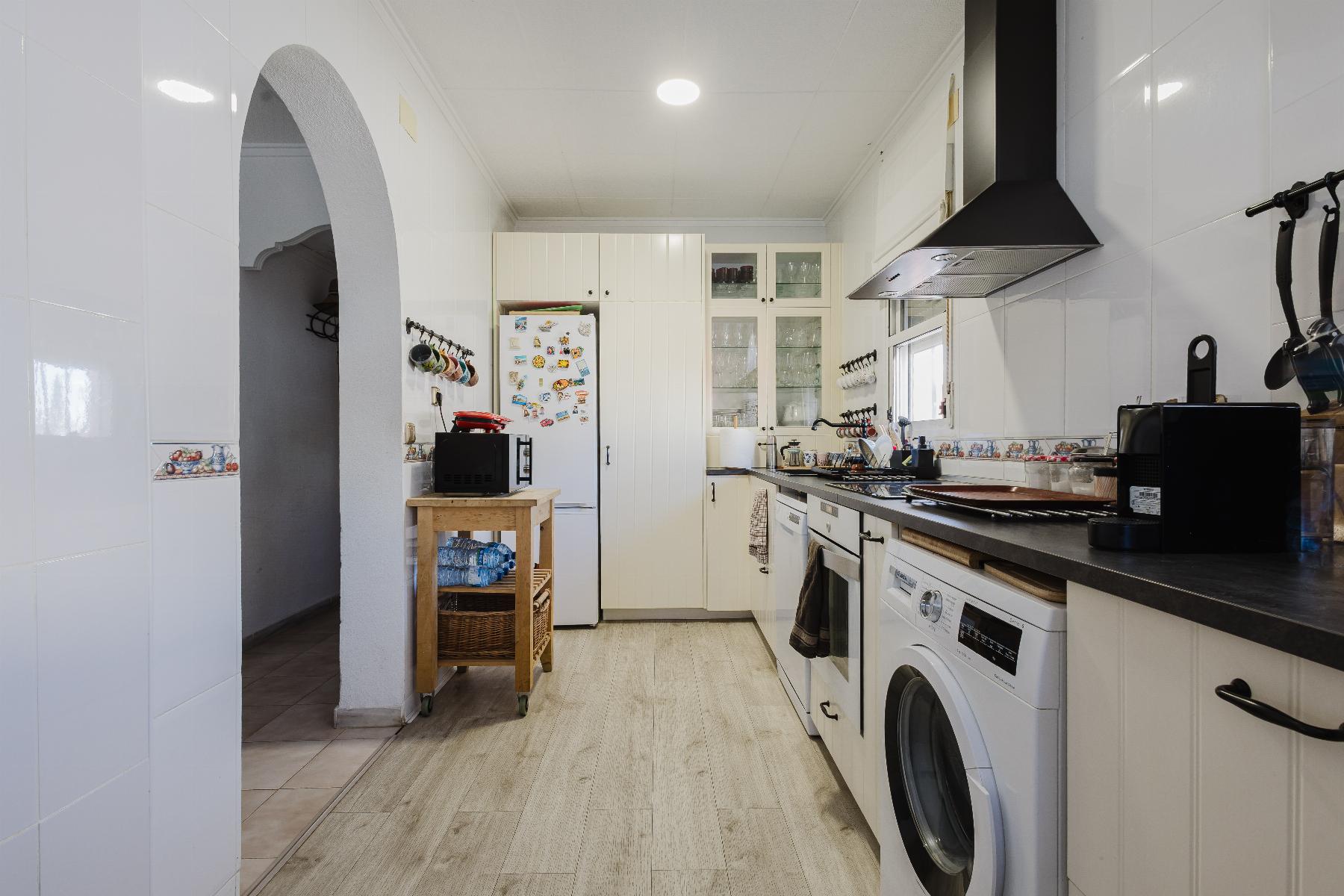 5 Bed, 3 Bath, HouseFor Sale, Torrevieja, Alicante