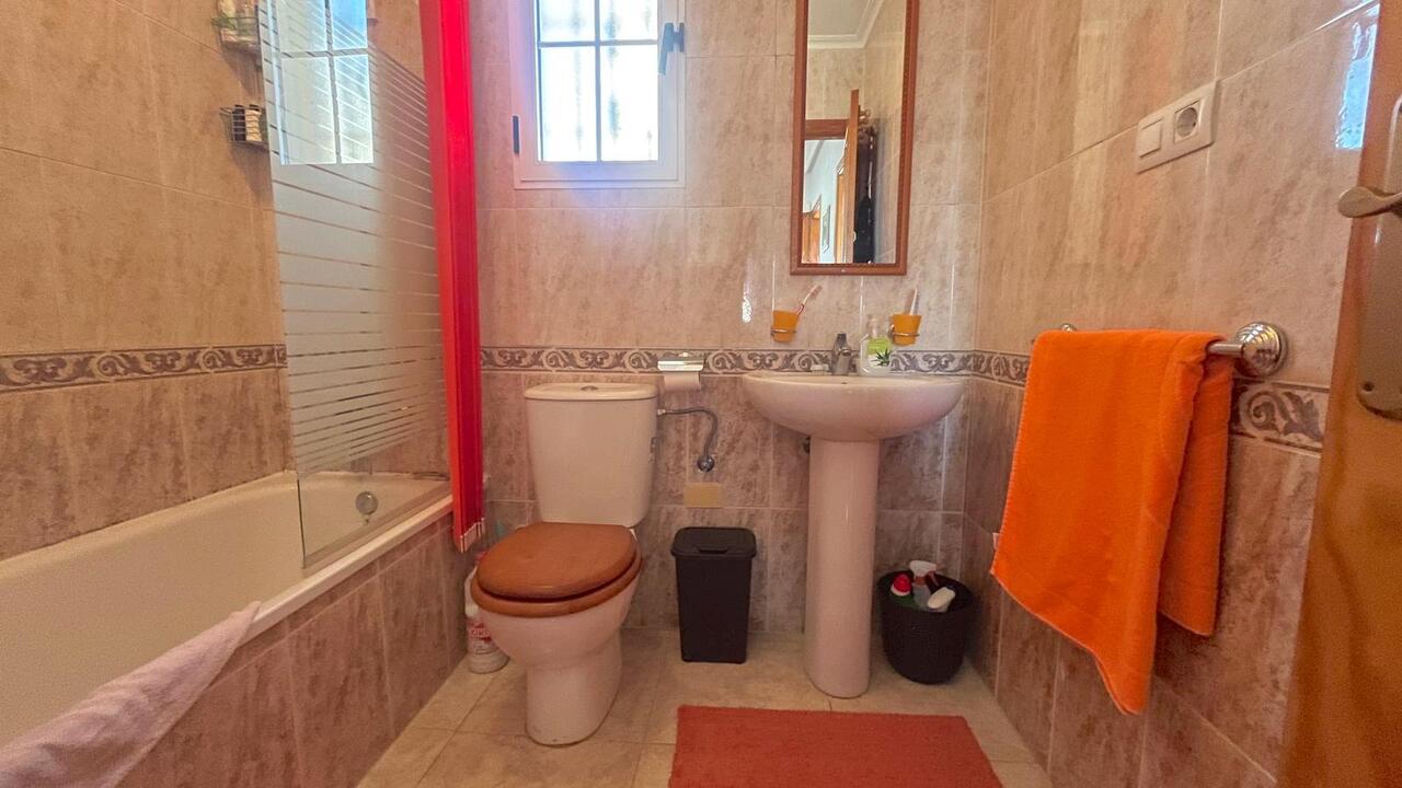 3 Bed, 2 Bath, HouseFor Sale, Torrevieja