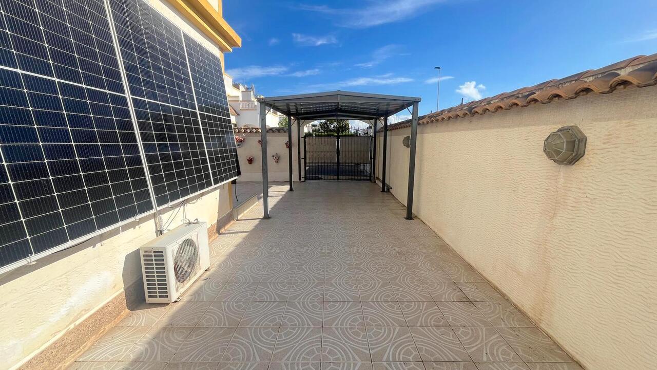 3 Bed, 2 Bath, HouseFor Sale, Torrevieja