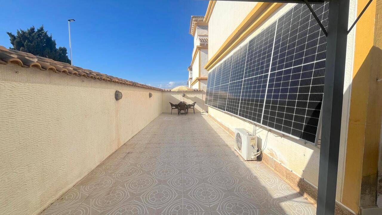3 Bed, 2 Bath, HouseFor Sale, Torrevieja