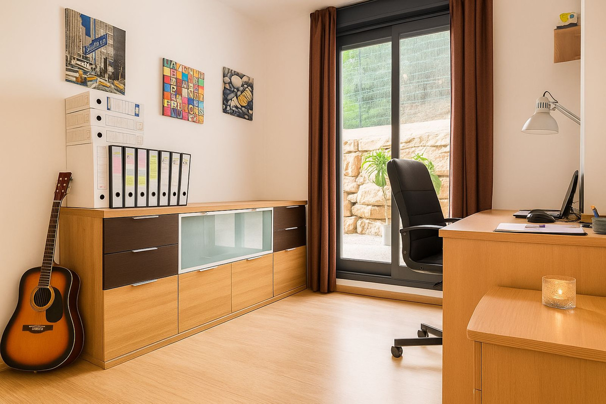 3 Bed, 2 Bath, ApartmentFor Sale, Selwo, Malaga