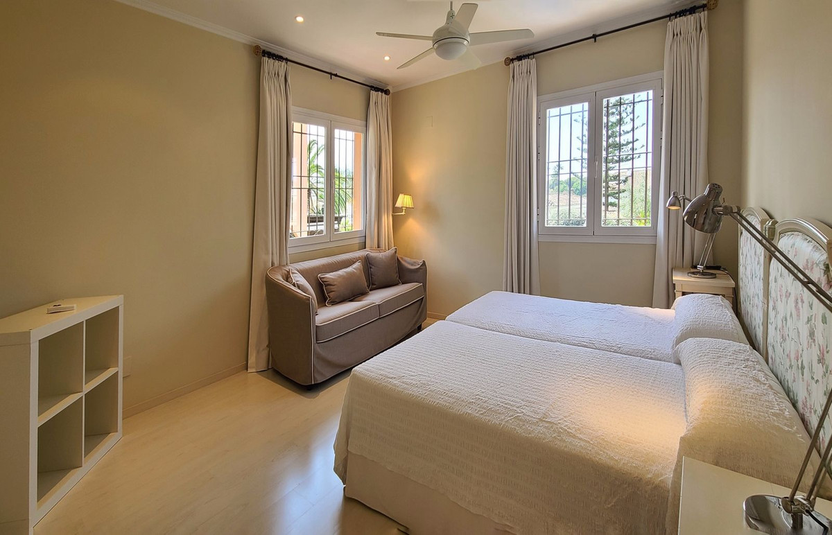 5 Bed, 4 Bath, HouseFor Sale, The Golden Mile, Malaga