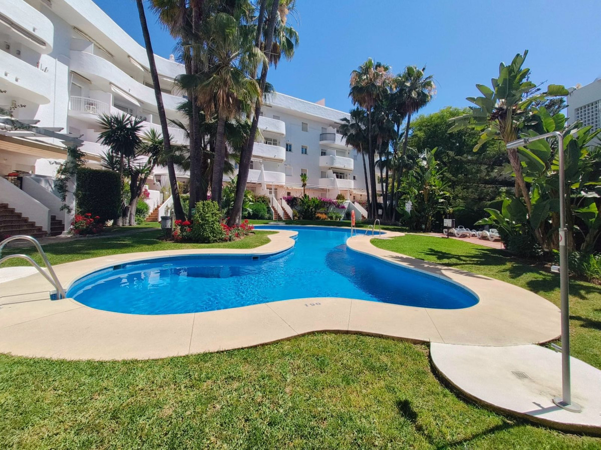 4 Bed, 2 Bath, ApartmentFor Sale, The Golden Mile, Malaga