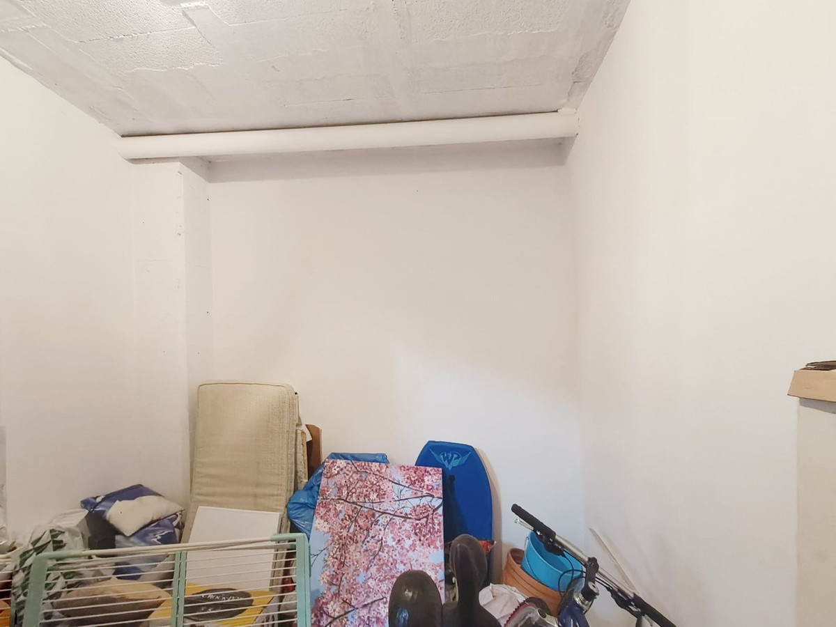 4 Bed, 2 Bath, ApartmentFor Sale, The Golden Mile, Malaga