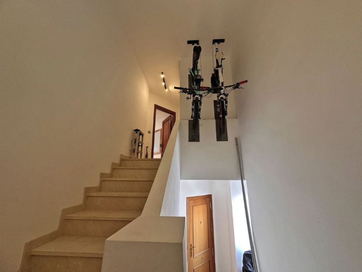 2 Bed, 1 Bath, ApartmentFor Sale, Cerros del Aguila, Malaga