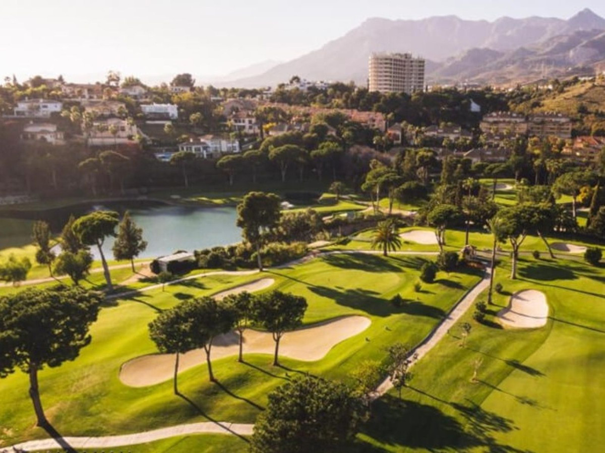 3 Bed, 2 Bath, ApartmentFor Sale, Marbella, Malaga