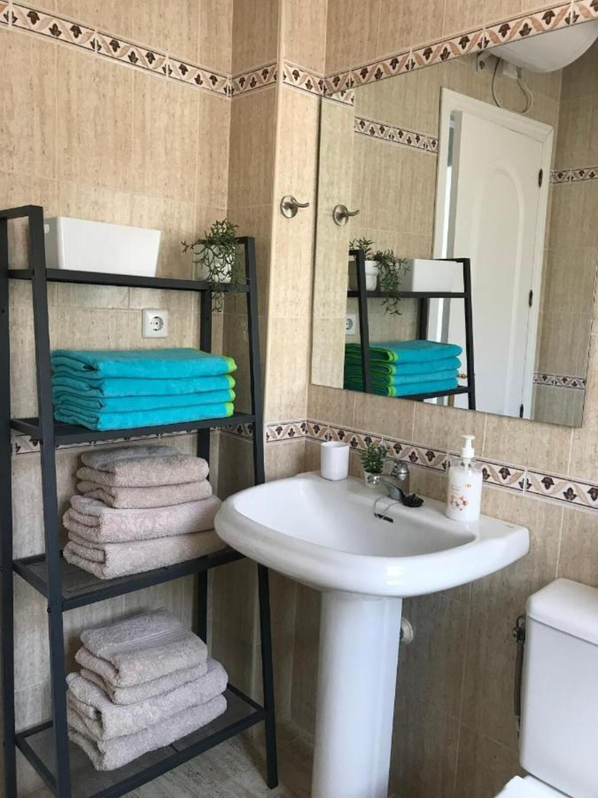 1 Bed, 1 Bath, ApartmentFor Sale, Fuengirola, Malaga