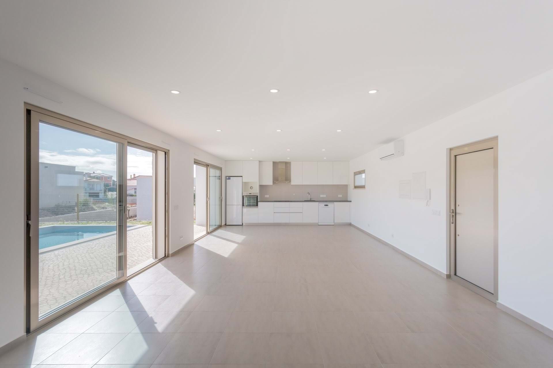 3 Bed, 2 Bath, HouseFor Sale, Caldas da Rainha, Leiria, 2500-568