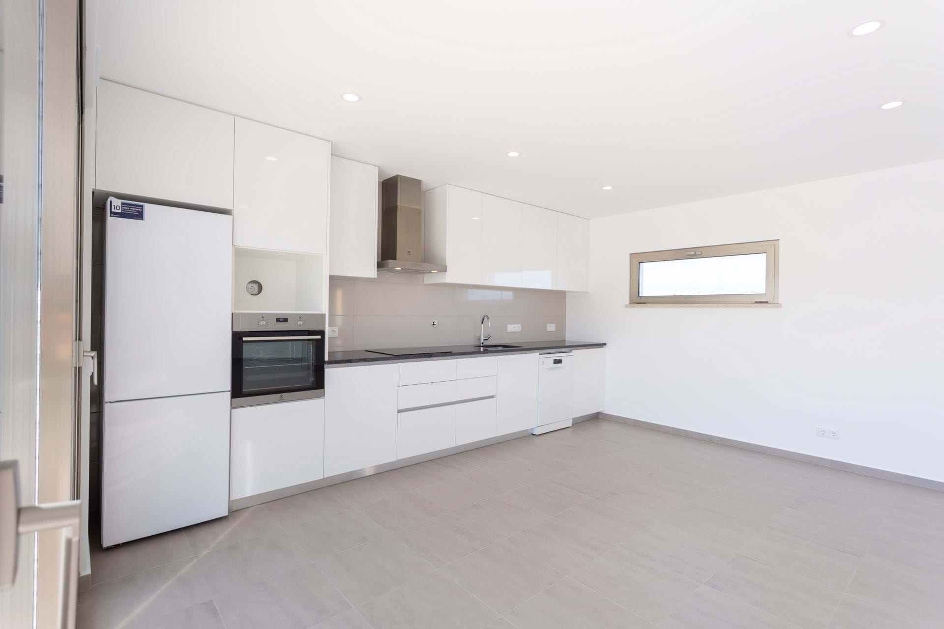 3 Bed, 2 Bath, HouseFor Sale, Caldas da Rainha, Leiria, 2500-568