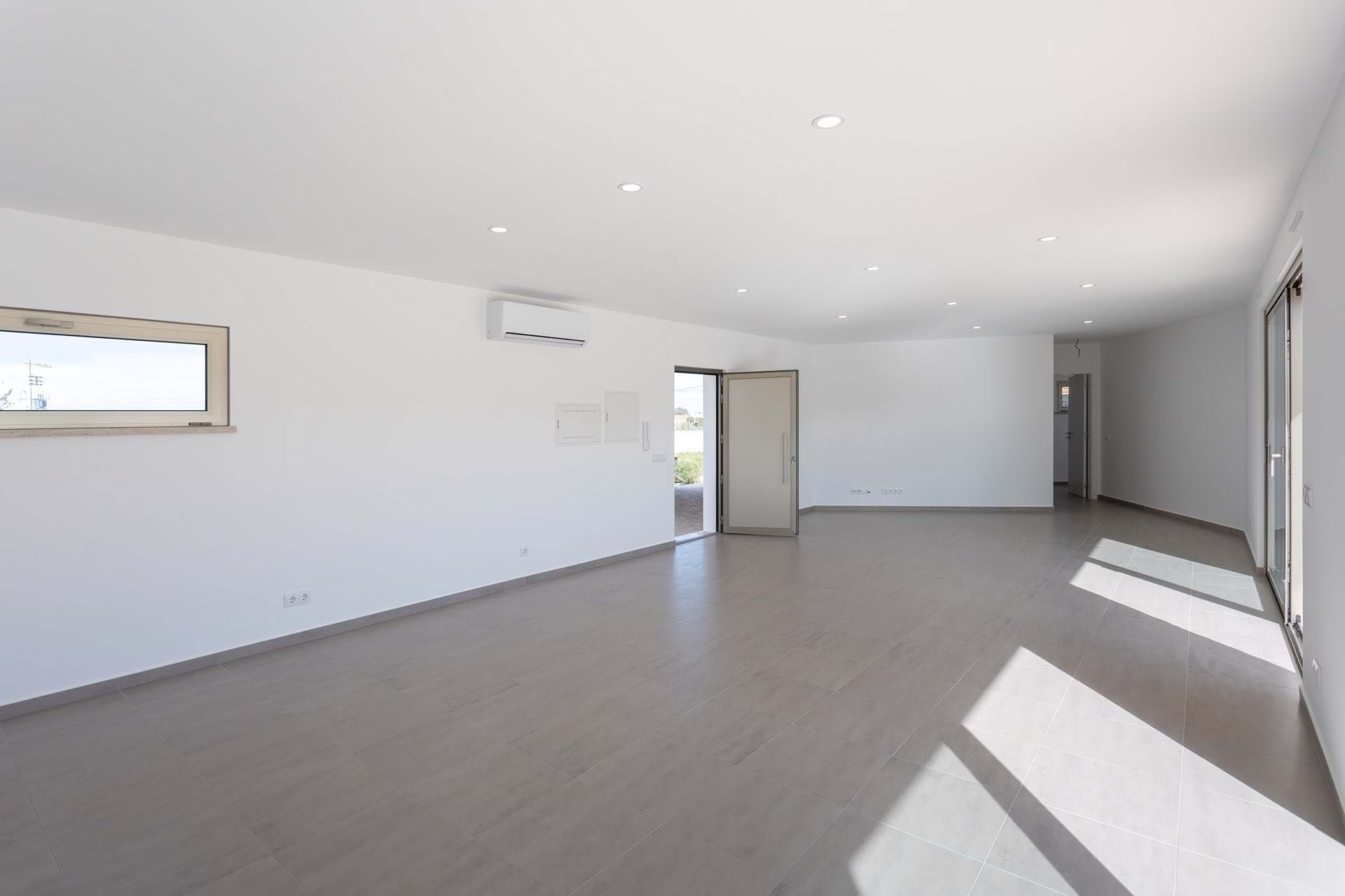 3 Bed, 2 Bath, HouseFor Sale, Caldas da Rainha, Leiria, 2500-568