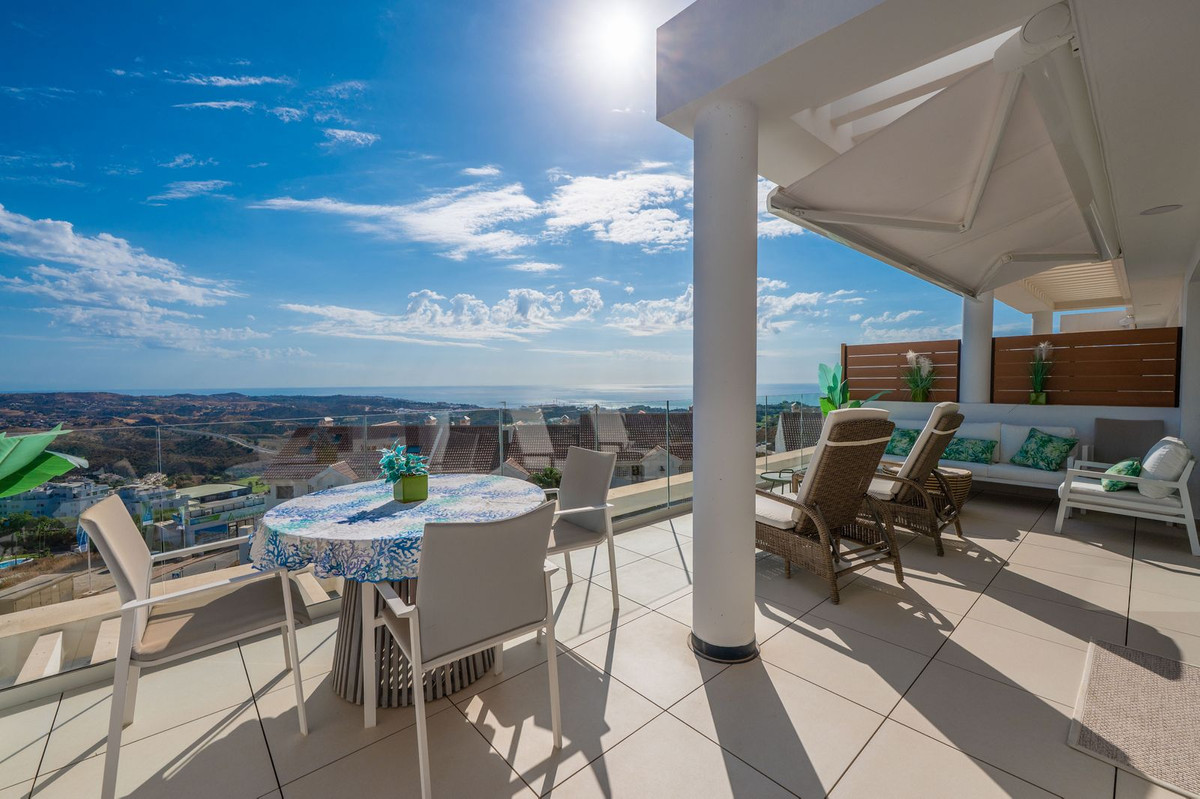 2 Bed, 2 Bath, ApartmentFor Sale, Calanova Golf, Malaga