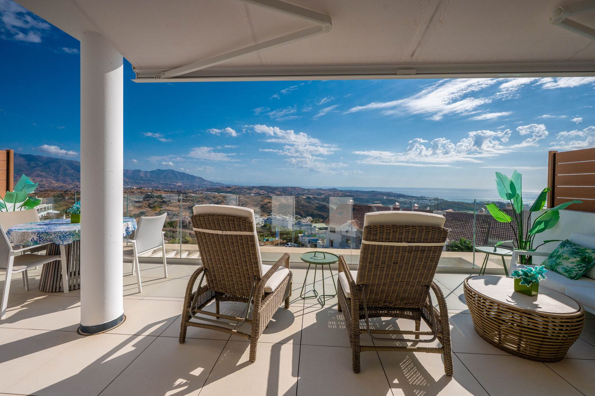 2 Bed, 2 Bath, ApartmentFor Sale, Calanova Golf, Malaga