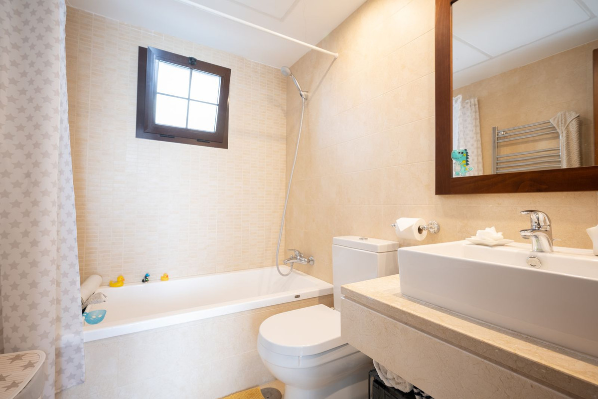 3 Bed, 4 Bath, ApartmentFor Sale, Los Monteros, Malaga