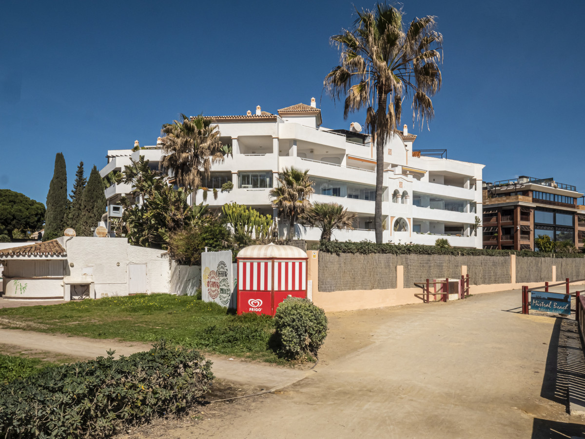 2 Bed, 2 Bath, ApartmentFor Sale, Puerto Banus, Malaga