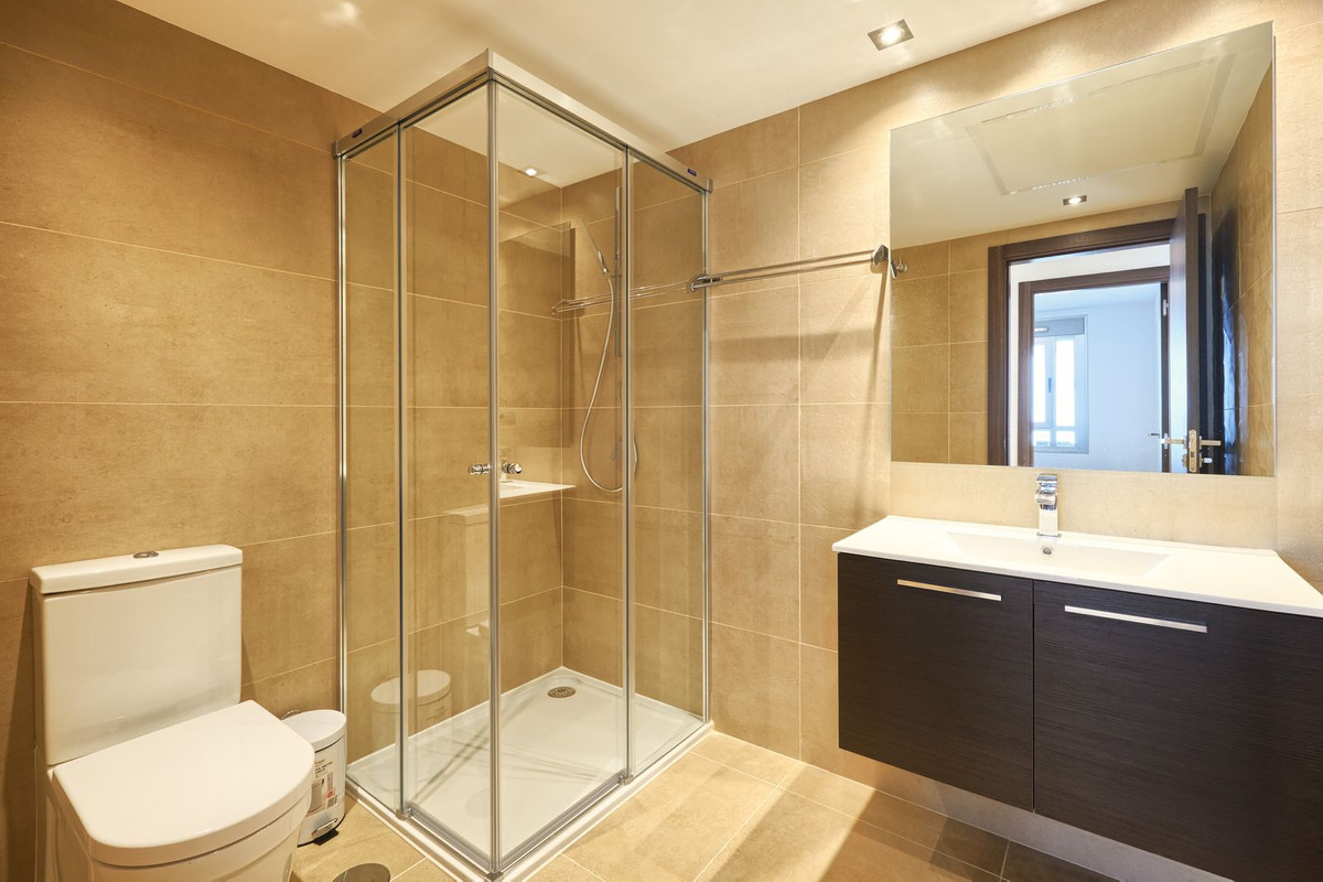 3 Bed, 2 Bath, ApartmentFor Sale, San Pedro de Alcantara, Malaga