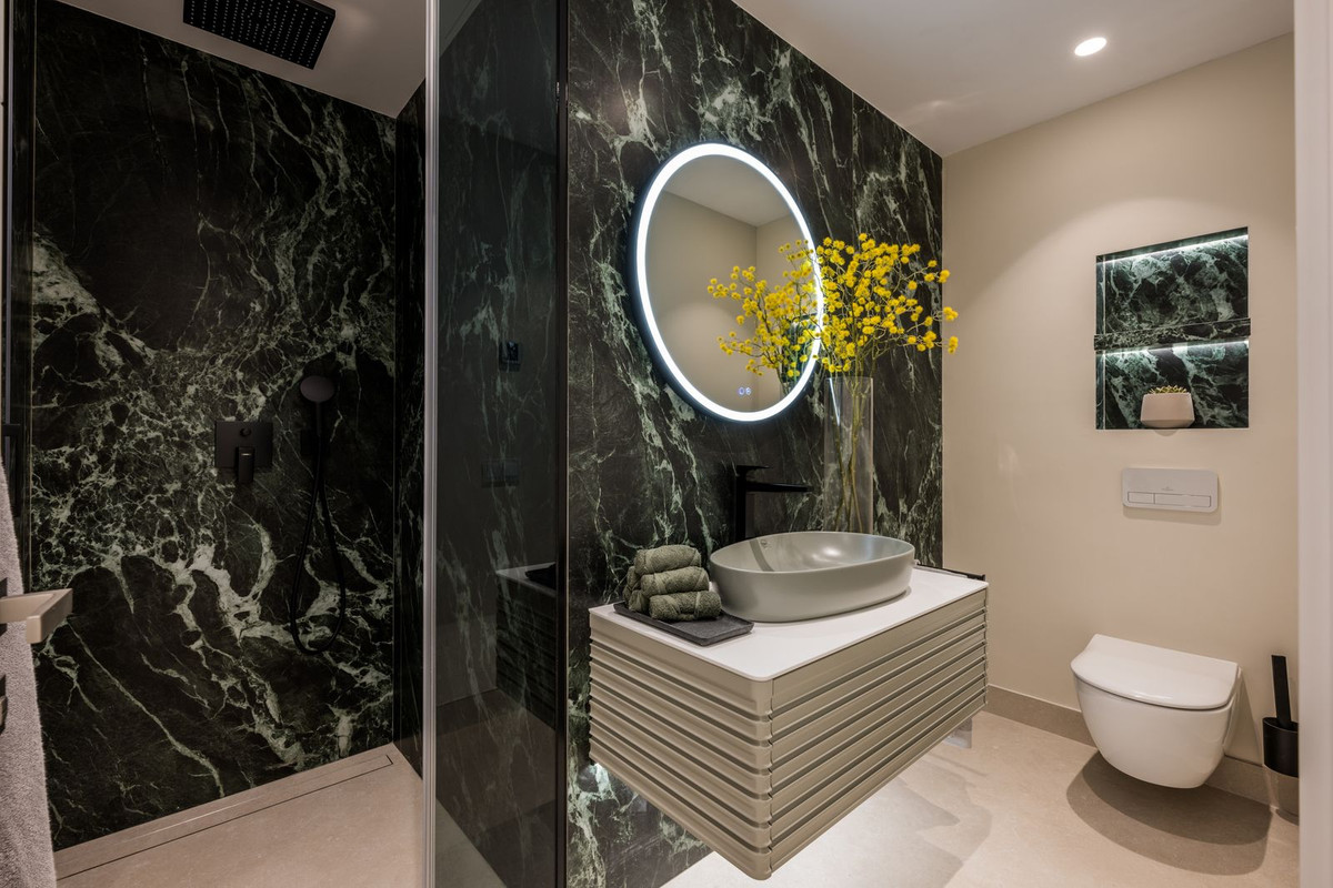 3 Bed, 3 Bath, ApartmentFor Sale, New Golden Mile, Malaga