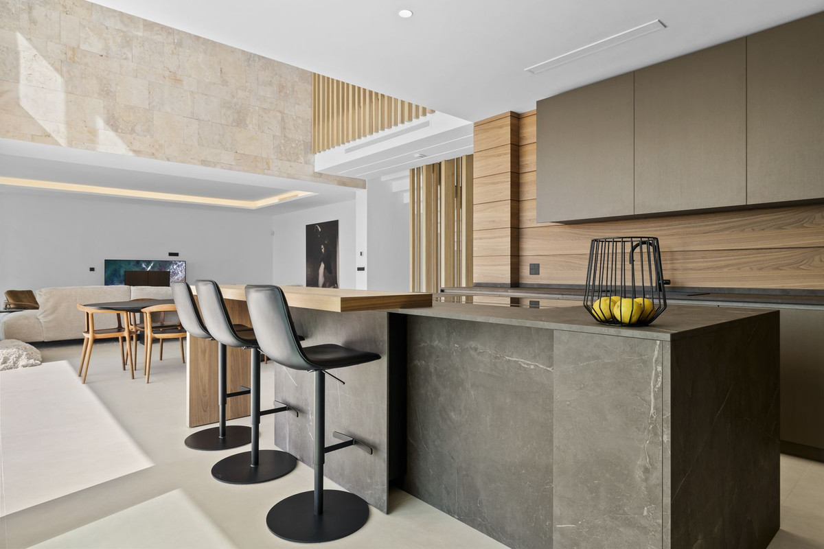 4 Bed, 4 Bath, HouseFor Sale, Benahavis, Malaga