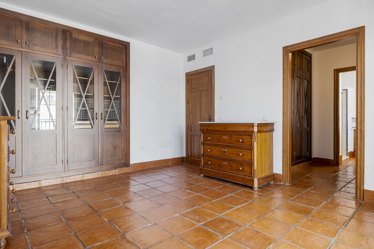 4 Bed, 3 Bath, HouseFor Sale, San Pedro de Alcantara, Malaga