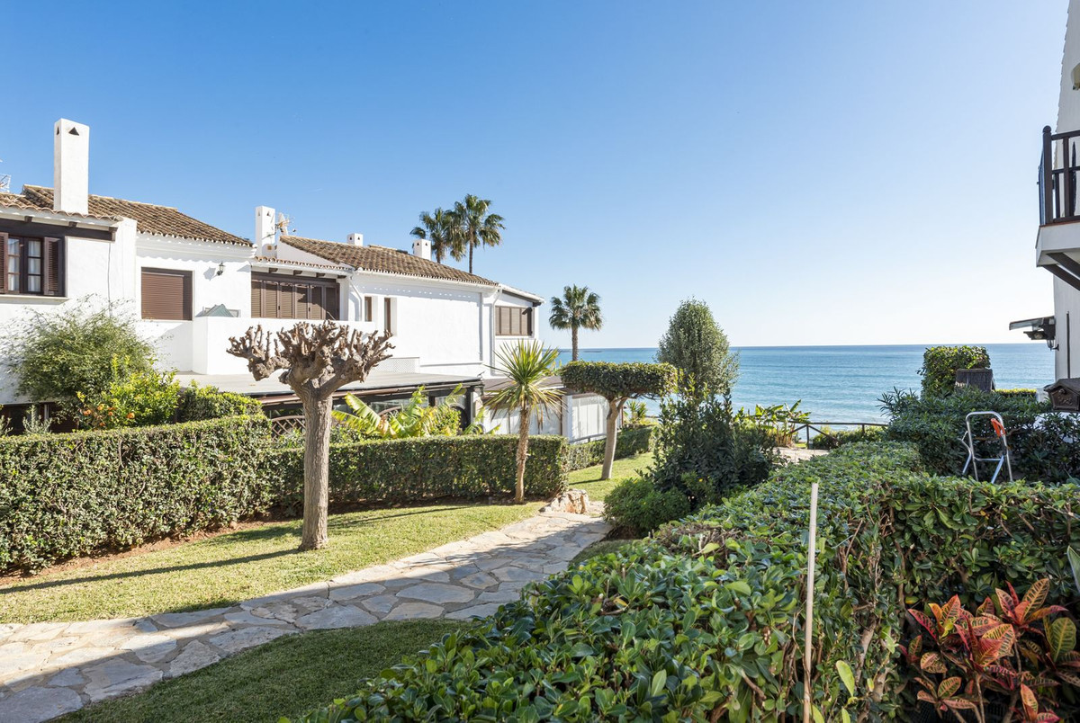 2 Bed, 1 Bath, HouseFor Sale, Estepona, Malaga