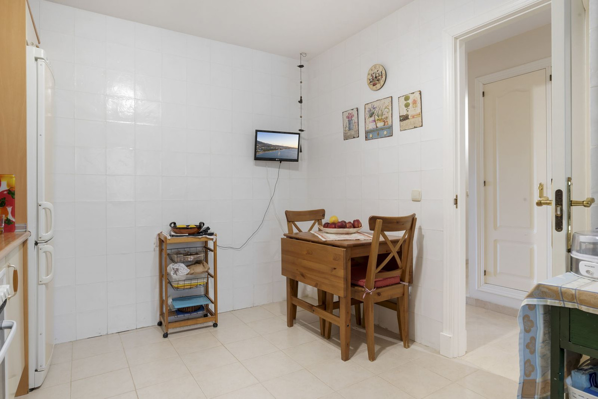 2 Bed, 2 Bath, ApartmentFor Sale, Guadalmina Alta, Malaga