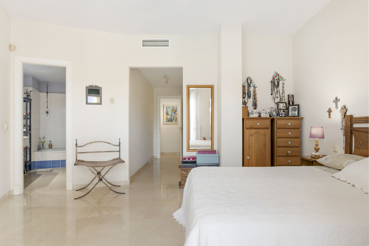 2 Bed, 2 Bath, ApartmentFor Sale, Guadalmina Alta, Malaga