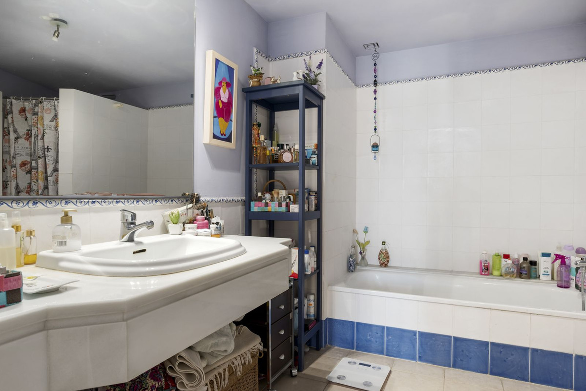 2 Bed, 2 Bath, ApartmentFor Sale, Guadalmina Alta, Malaga