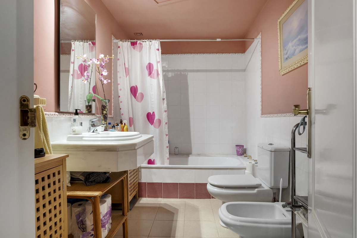 2 Bed, 2 Bath, ApartmentFor Sale, Guadalmina Alta, Malaga