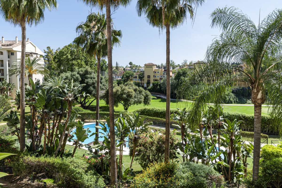 2 Bed, 2 Bath, ApartmentFor Sale, Guadalmina Alta, Malaga