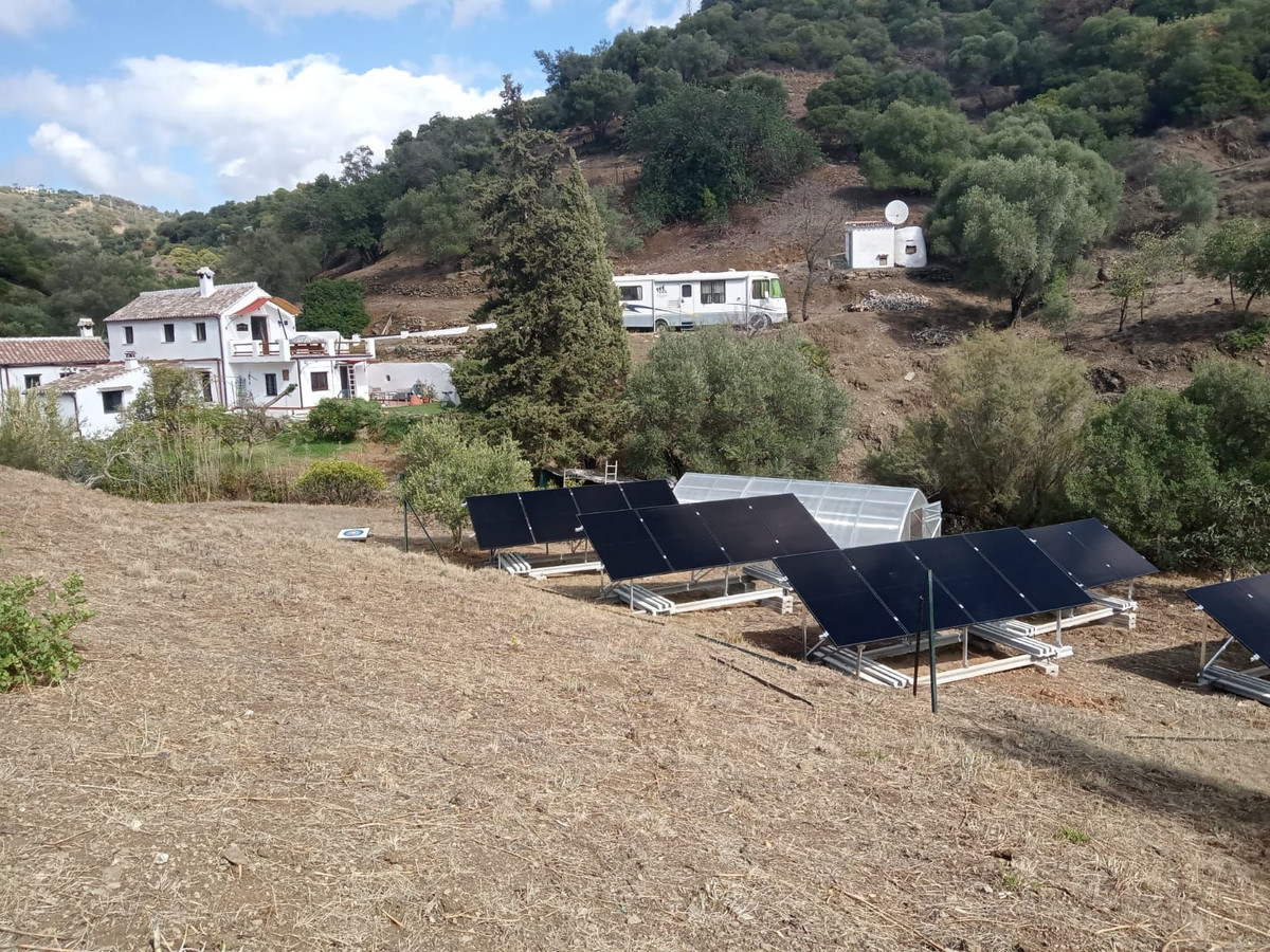 4 Bed, 2 Bath, HouseFor Sale, Casares, Malaga