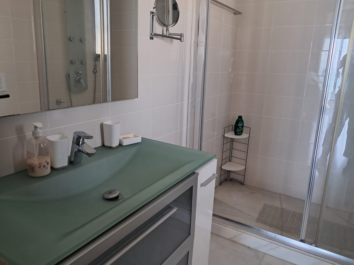 5 Bed, 4 Bath, HouseFor Sale, Estepona, Malaga