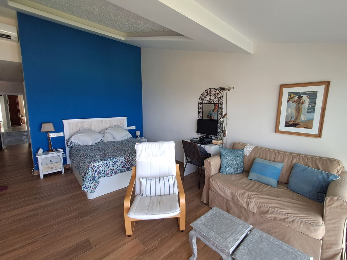 5 Bed, 4 Bath, HouseFor Sale, Estepona, Malaga