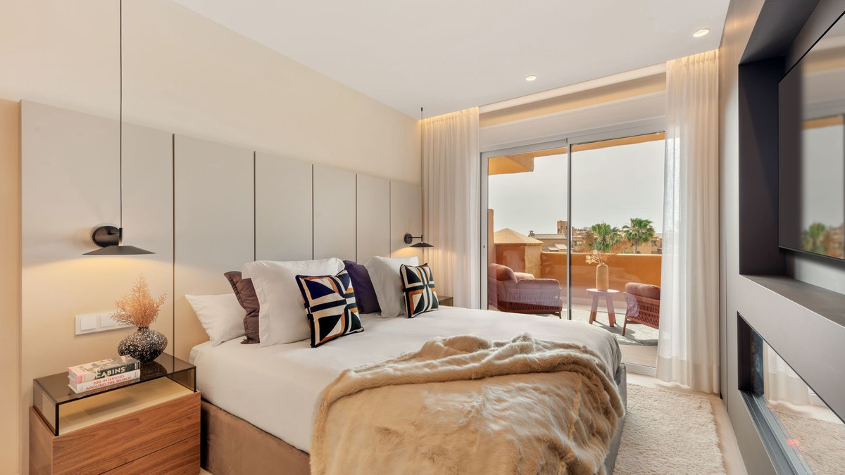 3 Bed, 2 Bath, ApartmentFor Sale, Estepona, Malaga