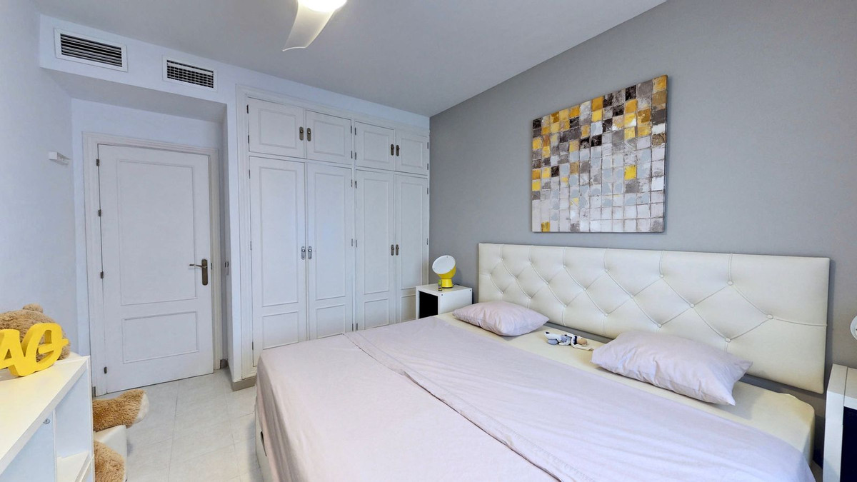 6 Bed, 4 Bath, HouseFor Sale, Nueva Andalucia, Malaga